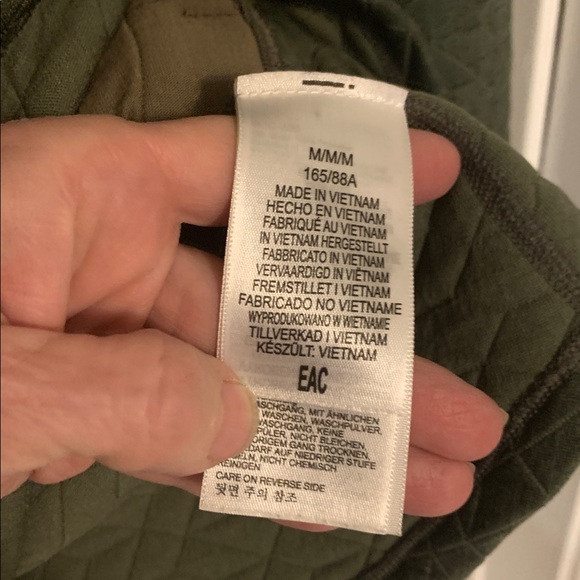 Marmot Annie Cowl neck quilted sweater/sweatshirt
Size M LIKE NEW EUC - Picture 6 of 8